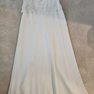 Chic Ivory Lace Bridal Gown